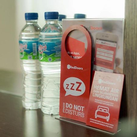 Reddoorz Near Pantai Pede Hotel Labuan Bajo Exterior photo