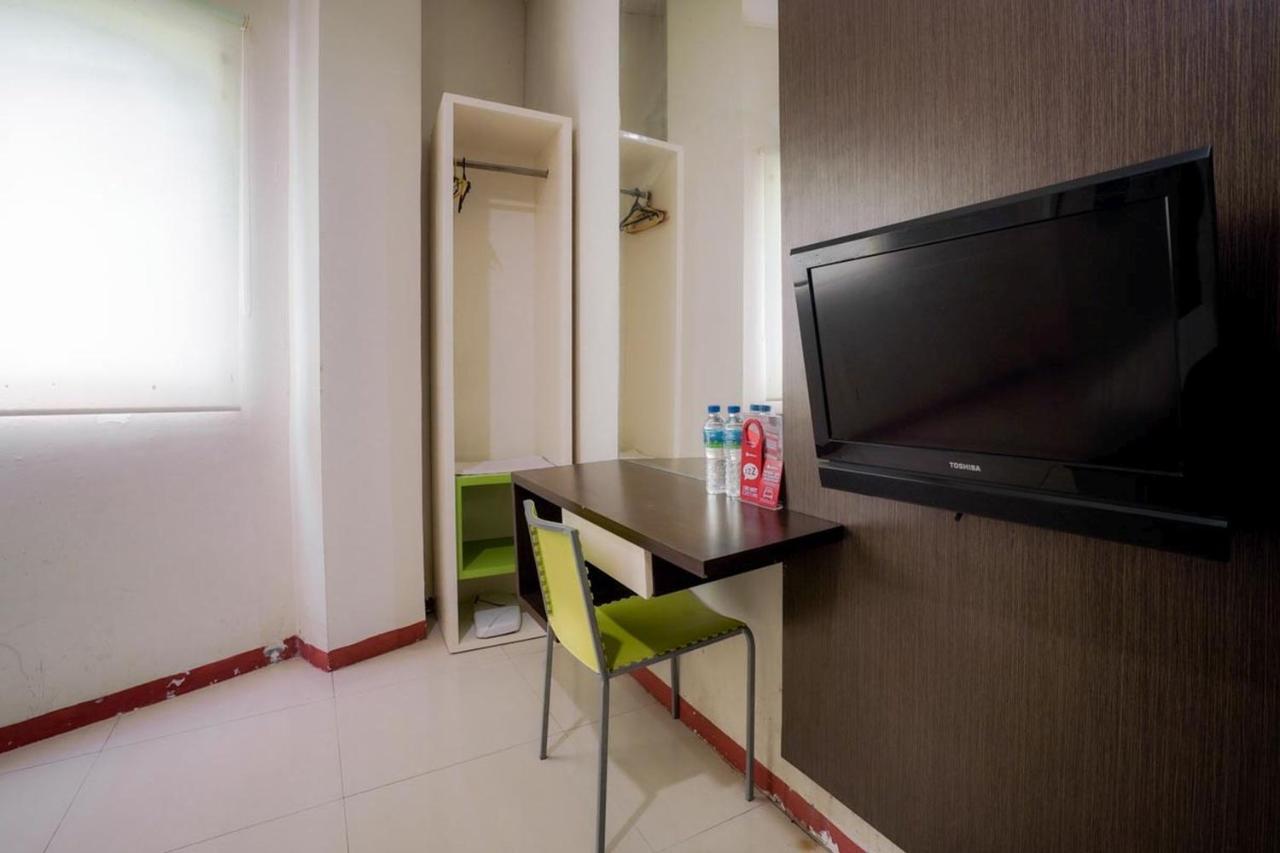 Reddoorz Near Pantai Pede Hotel Labuan Bajo Exterior photo