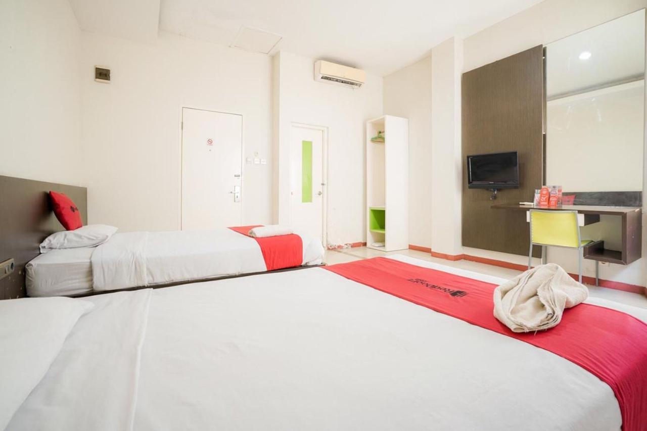 Reddoorz Near Pantai Pede Hotel Labuan Bajo Exterior photo